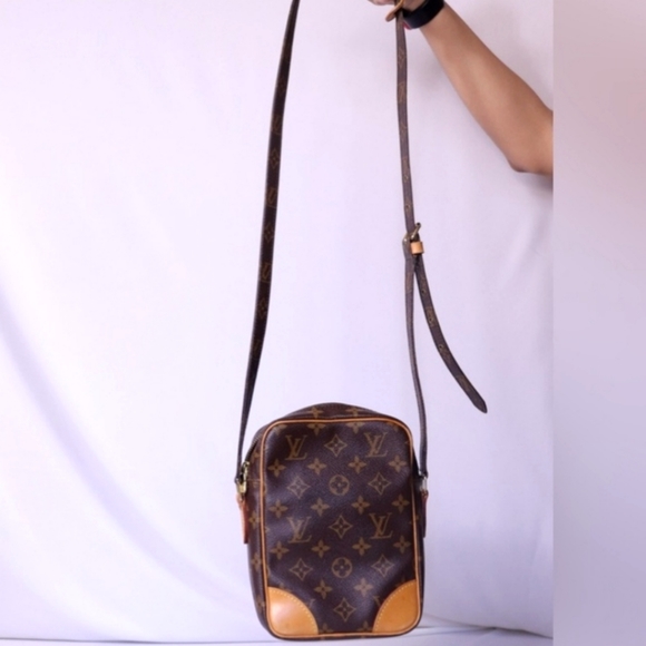 LOUIS VUITTON Authentic Danube Crossbody - Picture 2 of 15